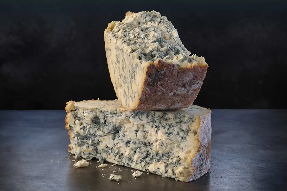 1912-expert-in-stilton